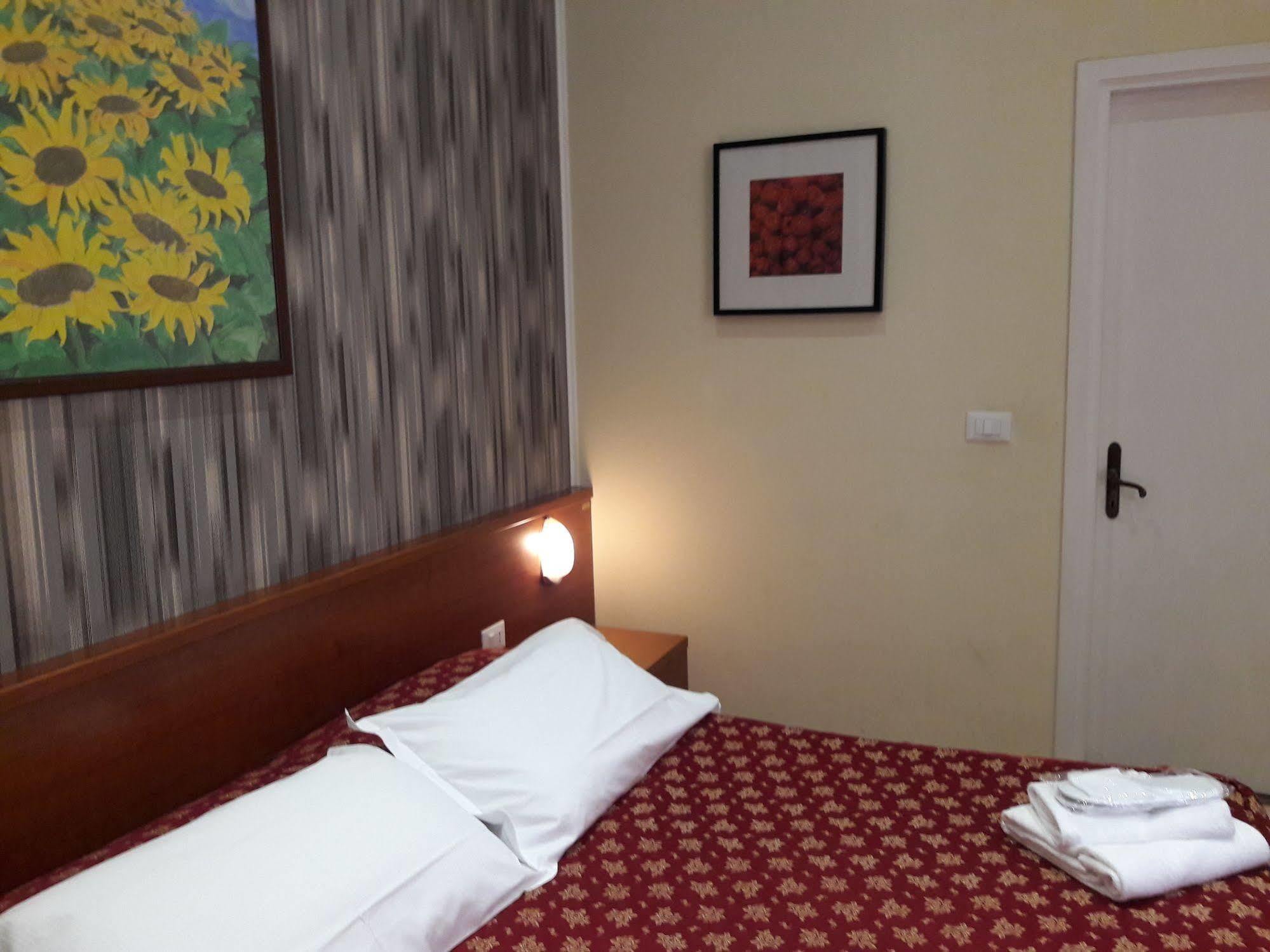 Hotel Mimosa Pantheon โรม ภายนอก รูปภาพ